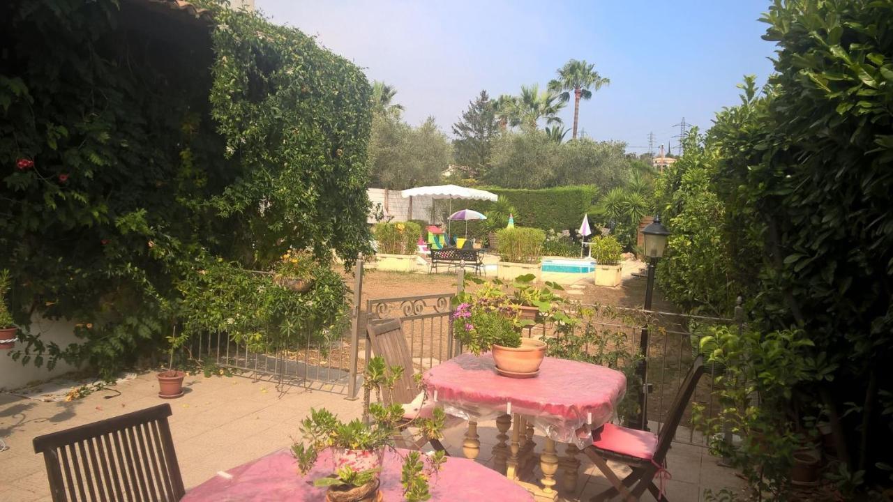 Parfums D'Azur Bed and Breakfast Le Cannet Exteriör bild