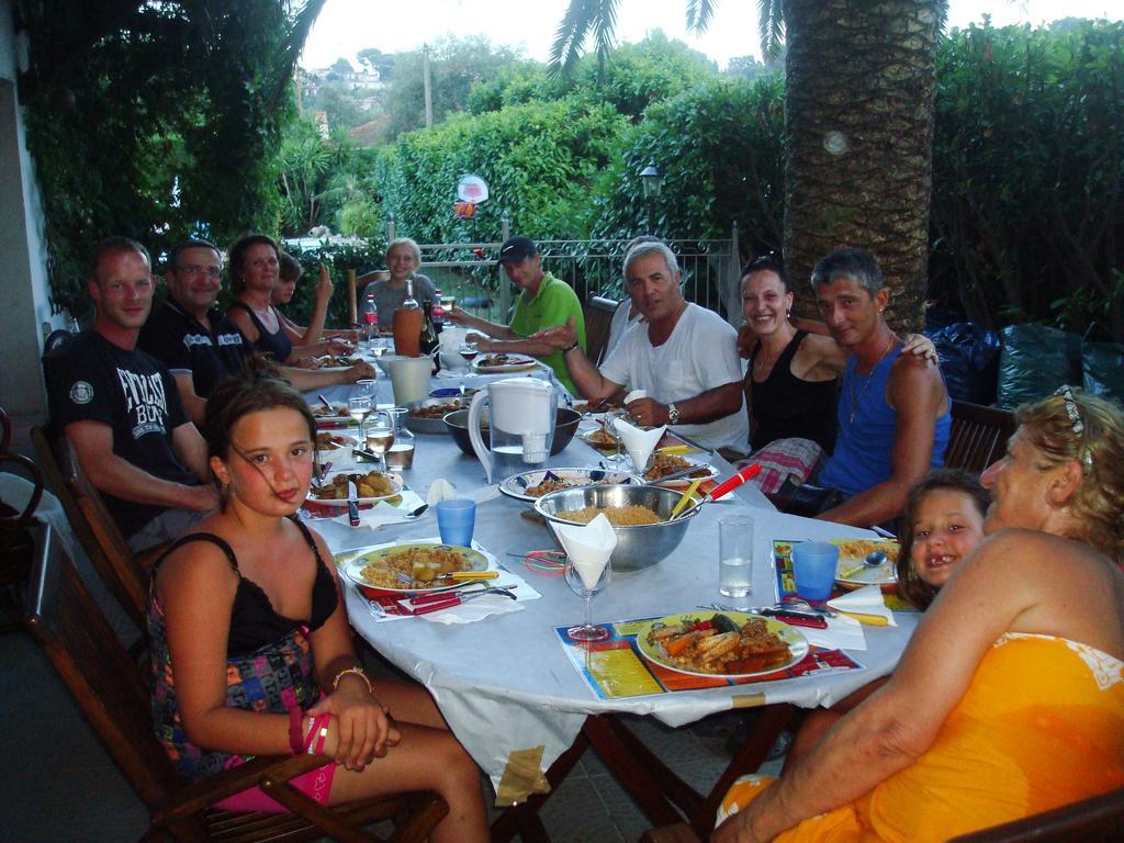 Parfums D'Azur Bed and Breakfast Le Cannet Exteriör bild
