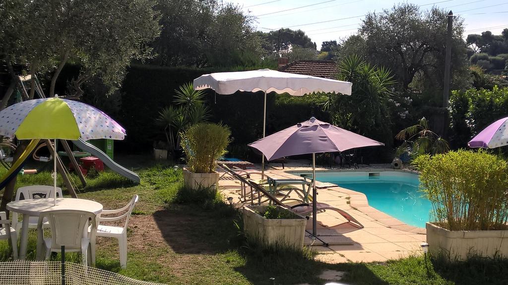 Parfums D'Azur Bed and Breakfast Le Cannet Exteriör bild