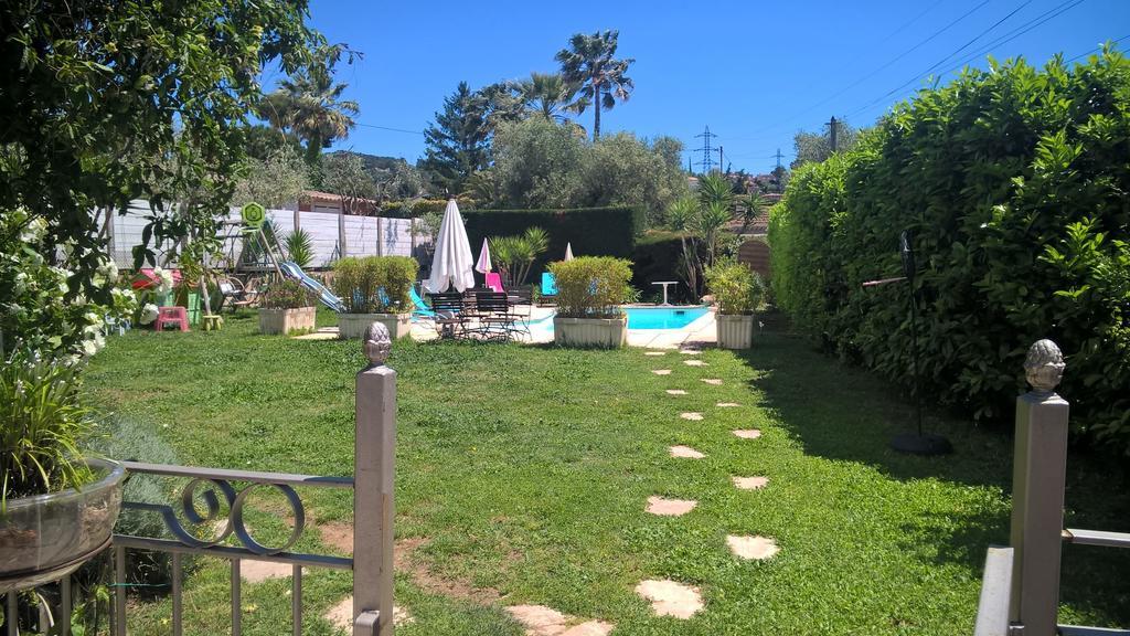 Parfums D'Azur Bed and Breakfast Le Cannet Exteriör bild