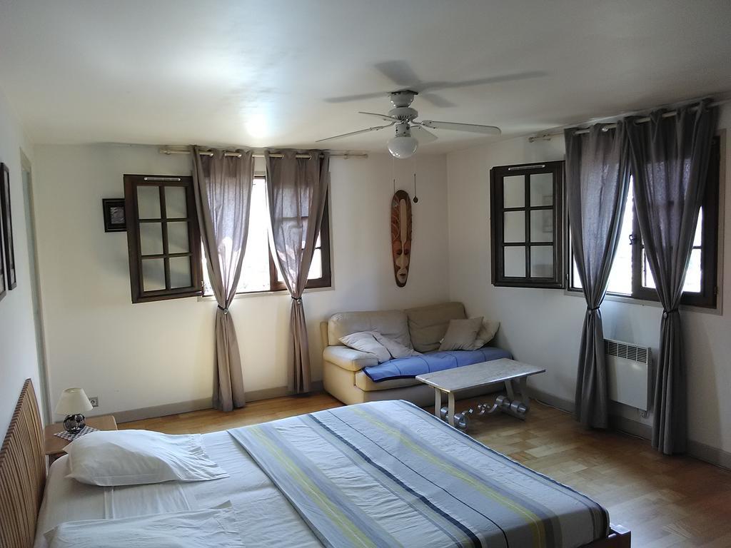 Parfums D'Azur Bed and Breakfast Le Cannet Exteriör bild